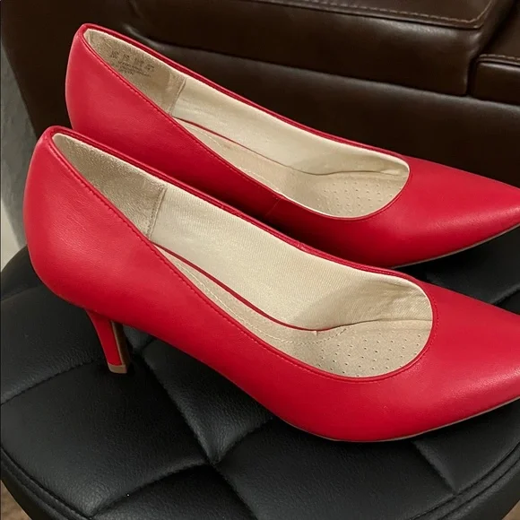 Life Stride Women's Bold Red Heels - Picture 2 of 6